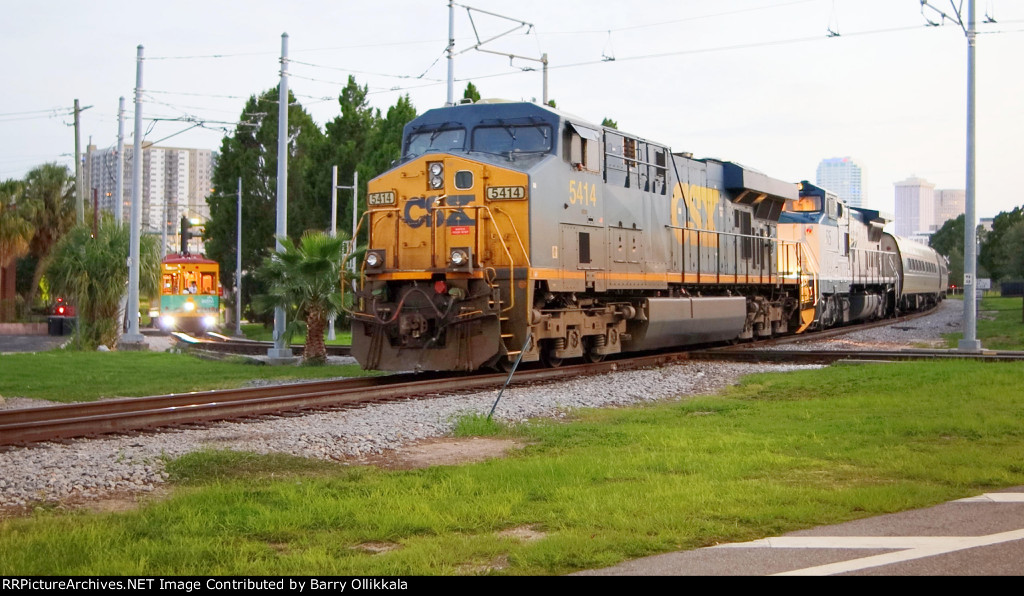 CSX 5414 & Amtrak 515 Dash-8 leading Amtrak Silver Star P092 in Tampa